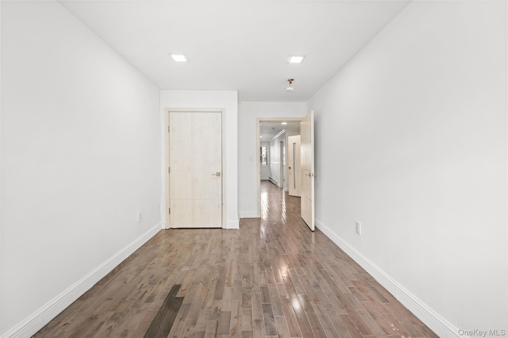 Barnes Avenue - Photo 17