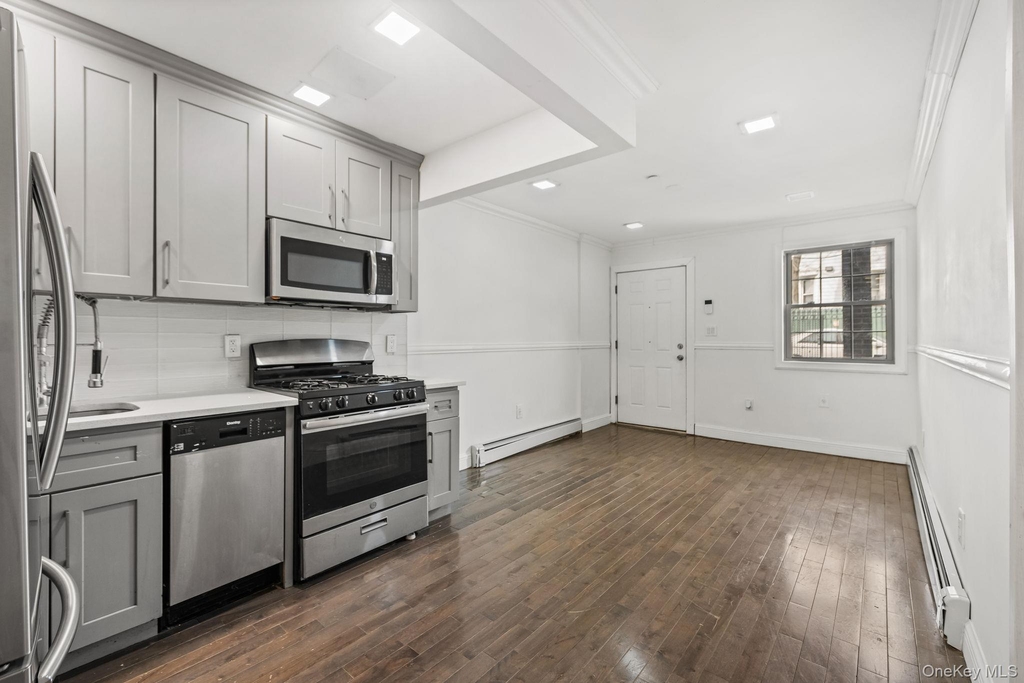 Barnes Avenue - Photo 1
