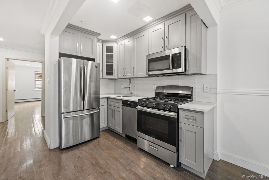 Barnes Avenue - Photo 3