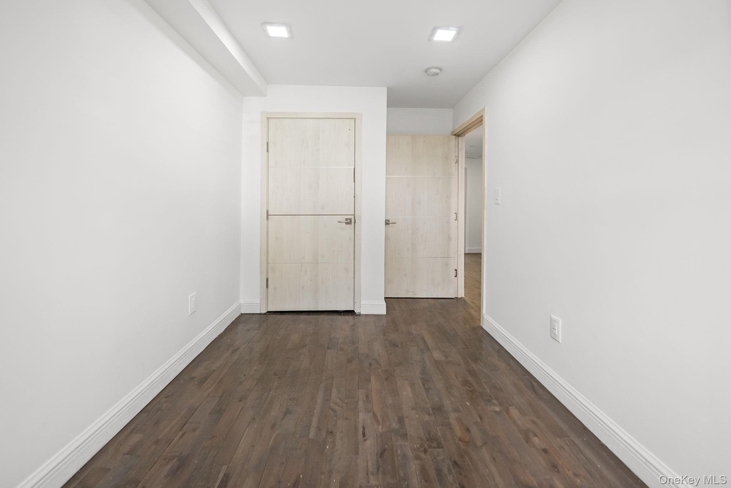 Barnes Avenue - Photo 10