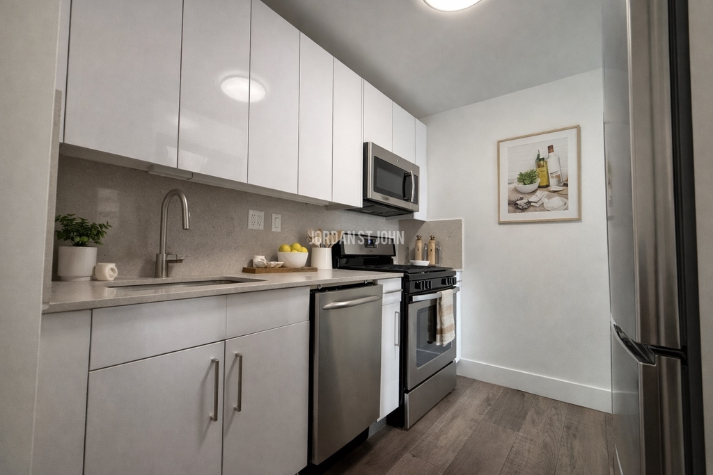 E 28TH ST - Photo 2