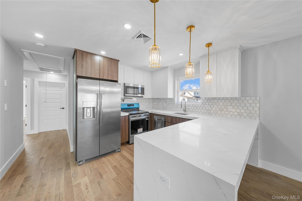 21916 141st Avenue - Photo 8