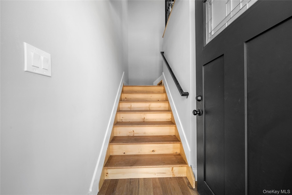 21916 141st Avenue - Photo 2