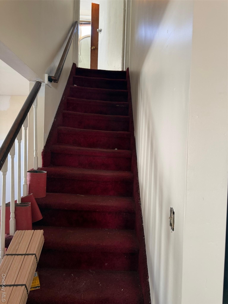 650 Winthrop Drive - Photo 2
