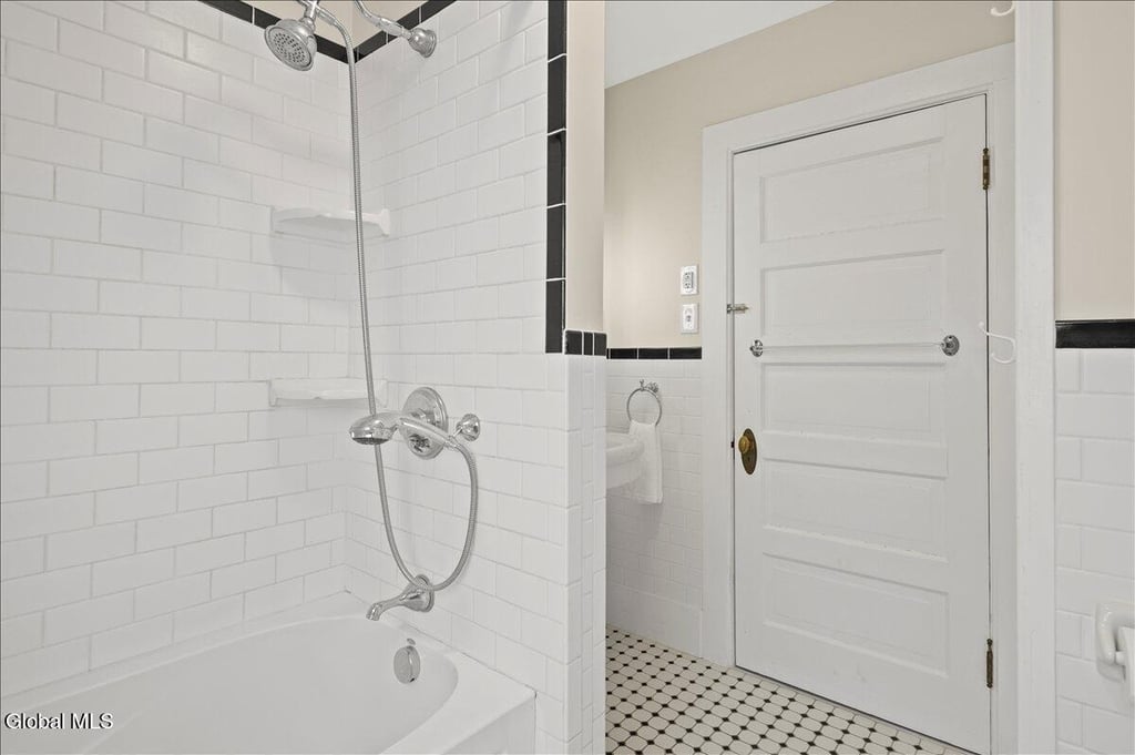 162 Lake Avenue - Photo 23