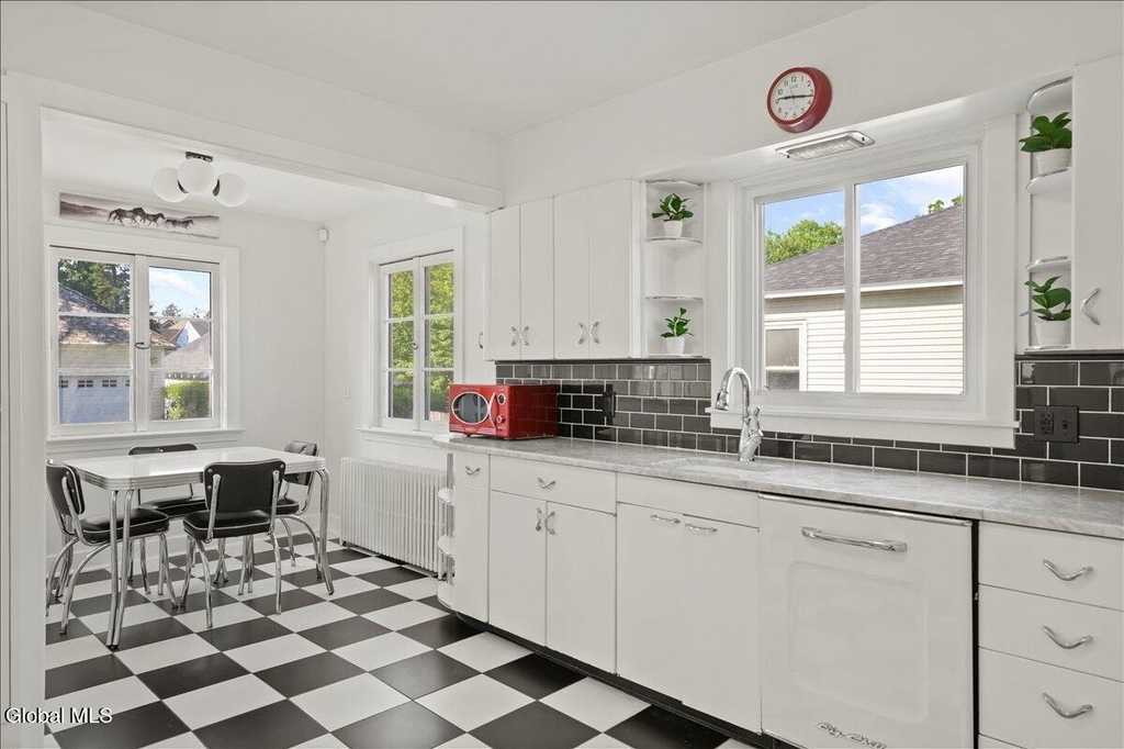 162 Lake Avenue - Photo 10