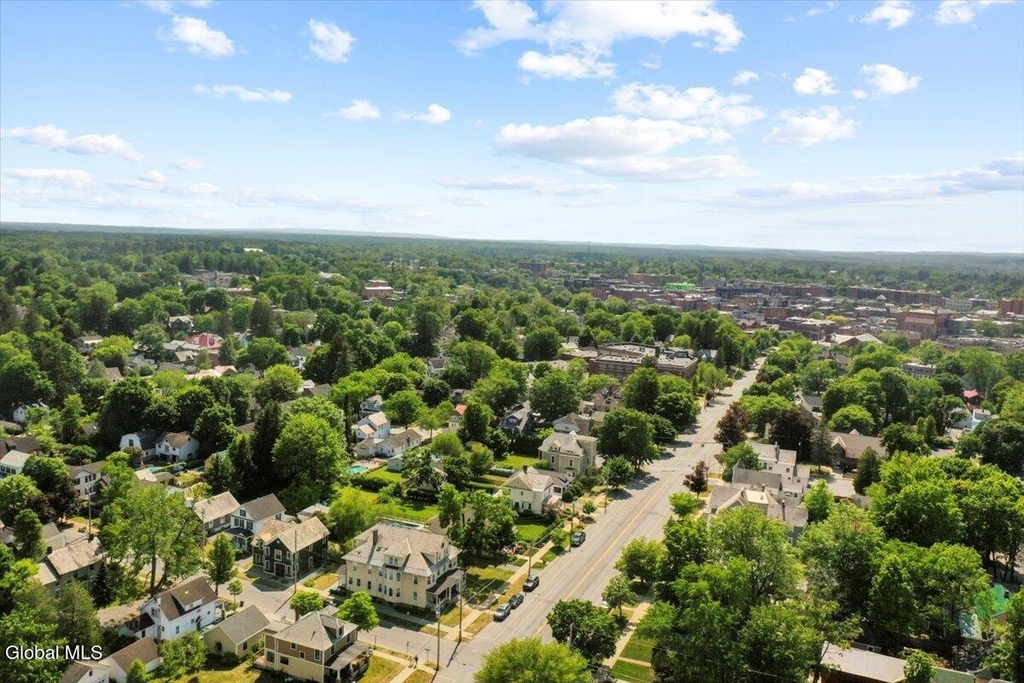 162 Lake Avenue - Photo 2