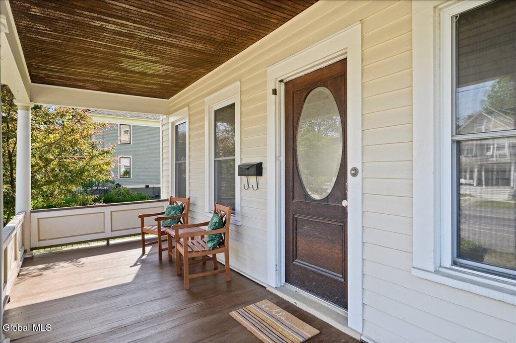 162 Lake Avenue - Photo 3