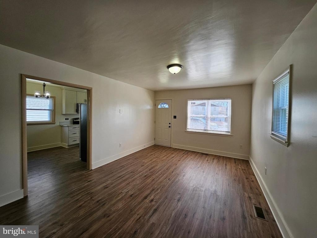729 Faulkner Avenue - Photo 3
