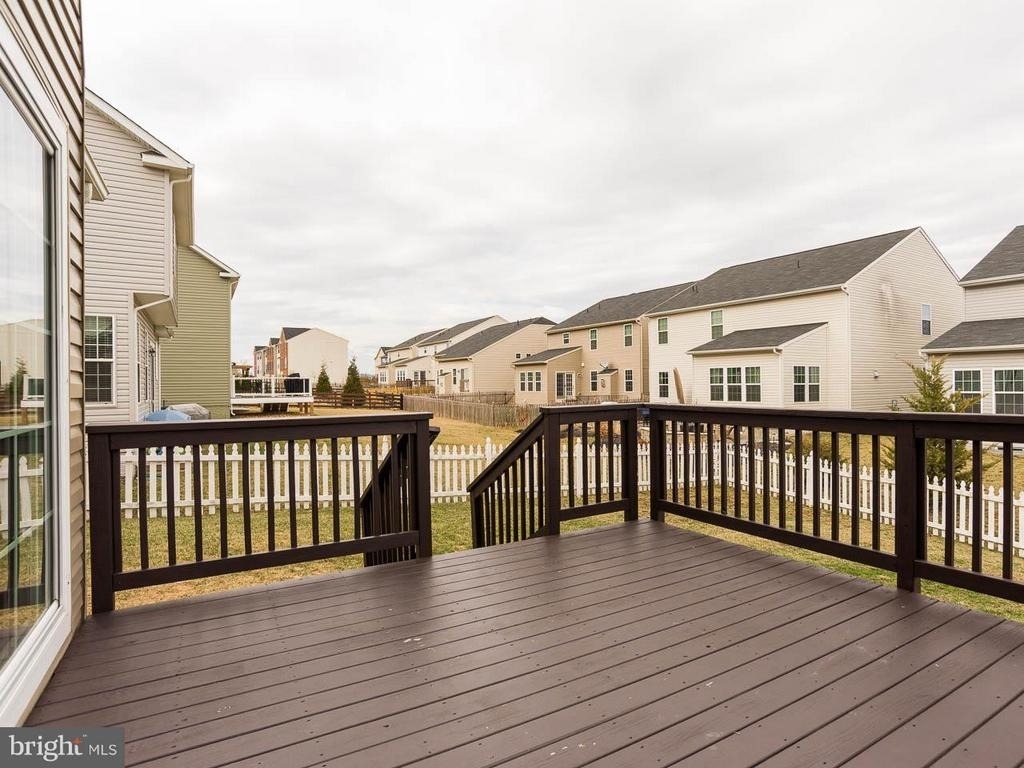 220 Centennial Drive - Photo 2