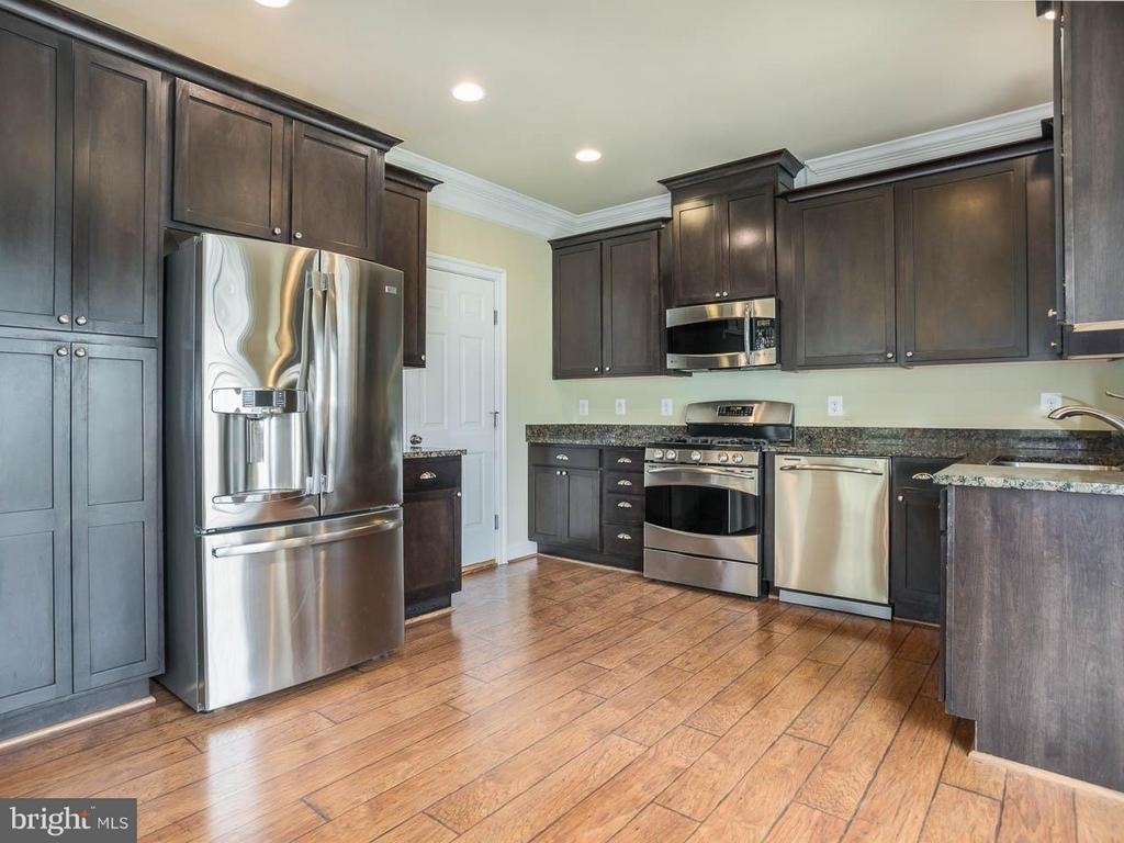 220 Centennial Drive - Photo 3