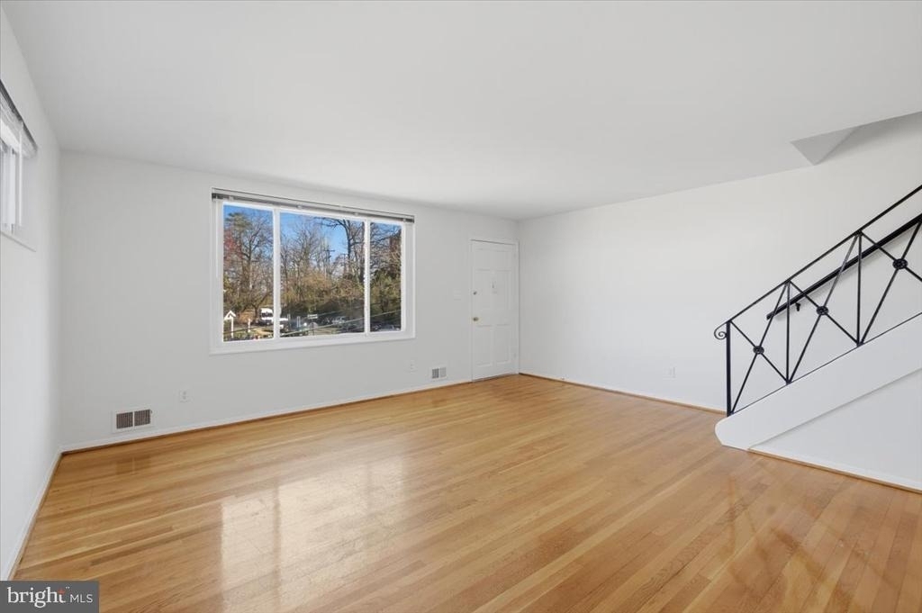 5039 8th Rd S - Photo 4