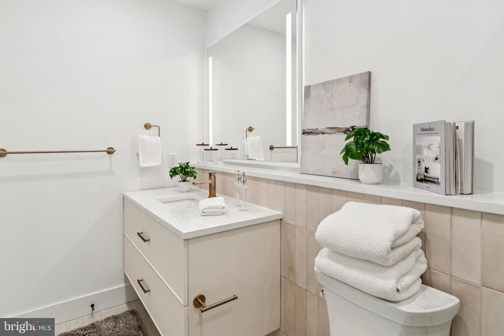 20 W Allens Lane - Photo 10