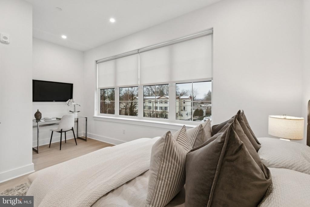20 W Allens Lane - Photo 9