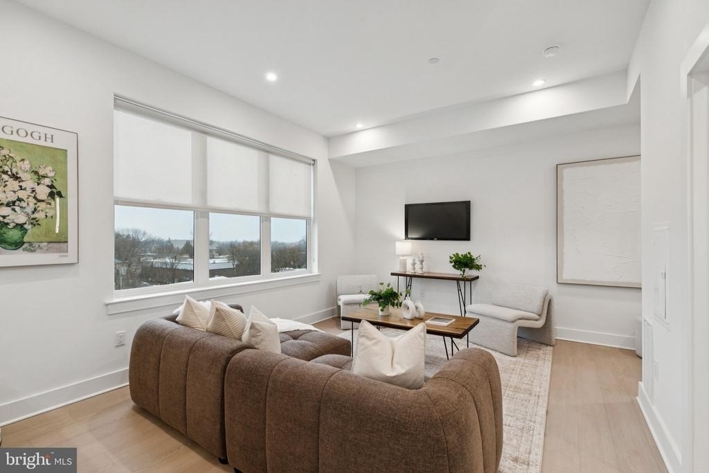 20 W Allens Lane - Photo 18