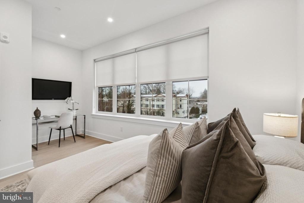 20 W Allens Lane - Photo 8