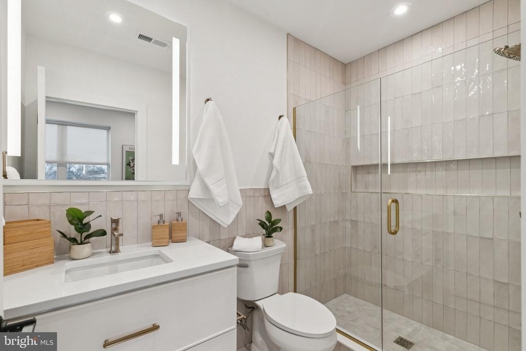 20 W Allens Lane - Photo 2