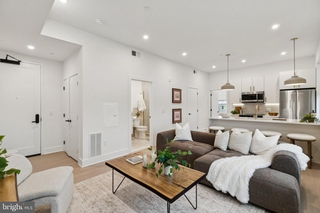 20 W Allens Lane - Photo 2