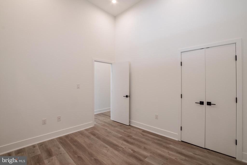 1420 Point Breeze Avenue - Photo 11