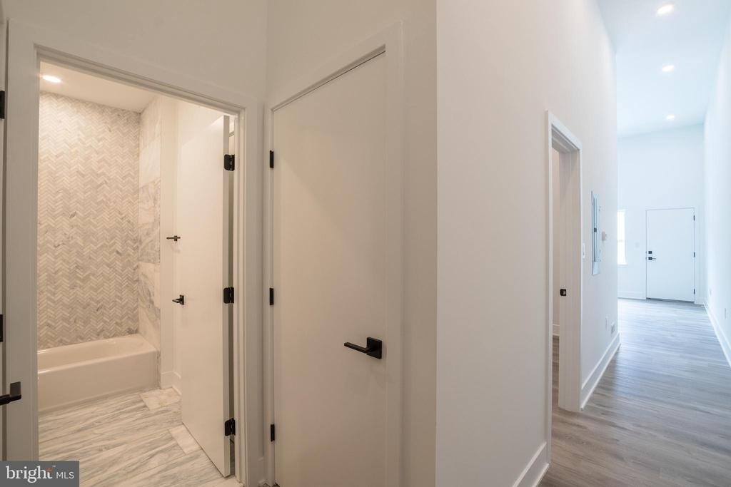 1420 Point Breeze Avenue - Photo 7