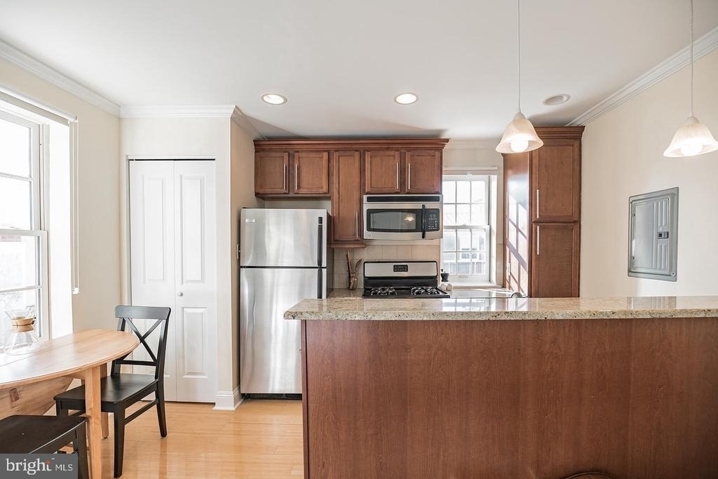 1716 Pine Street - Photo 4