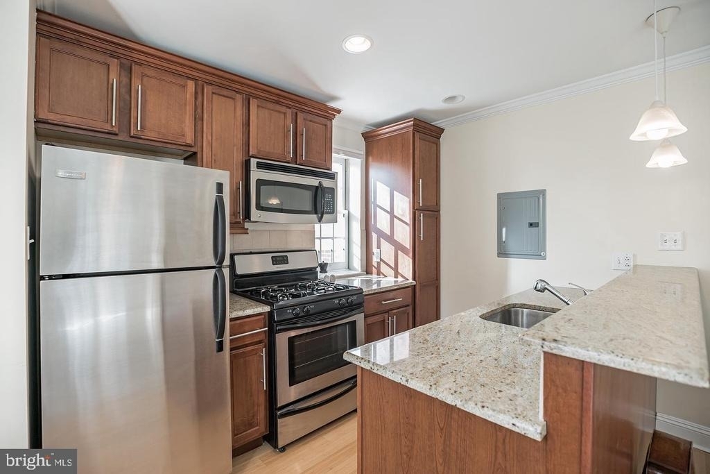 1716 Pine Street - Photo 5