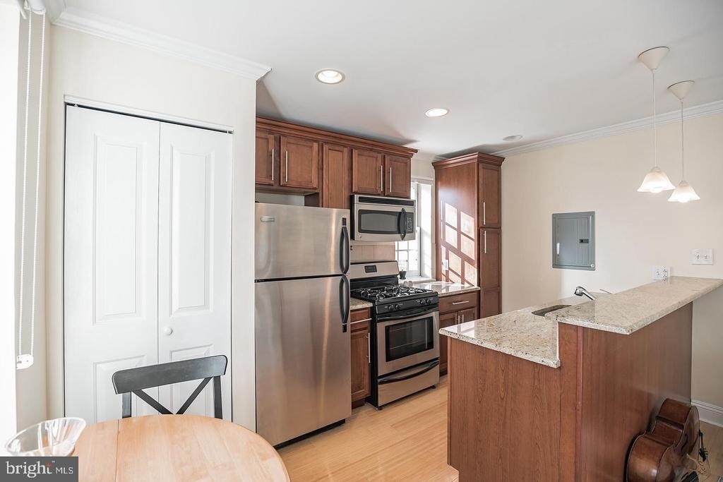1716 Pine Street - Photo 9