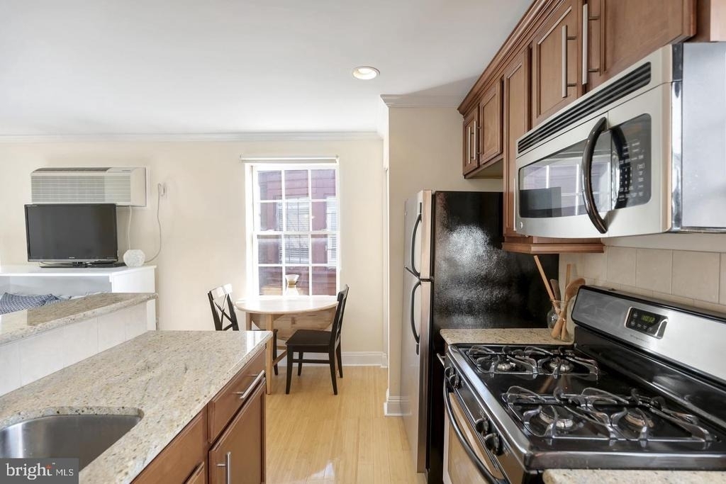 1716 Pine Street - Photo 8