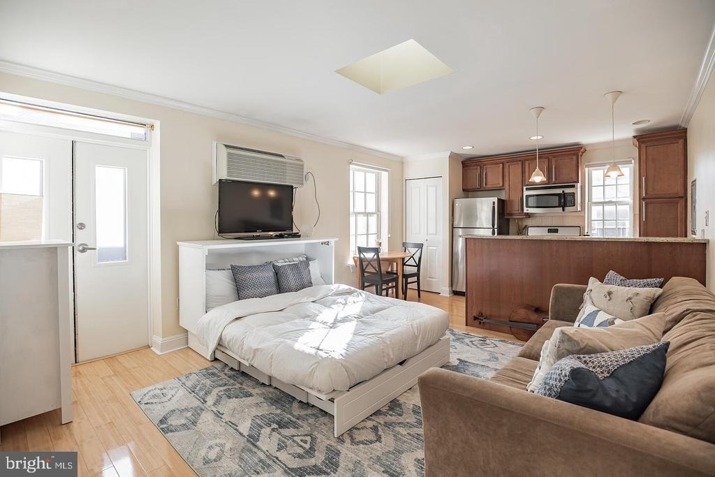 1716 Pine Street - Photo 2