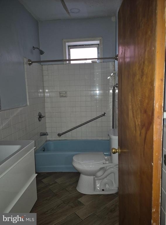 5016 Newhall Street - Photo 0