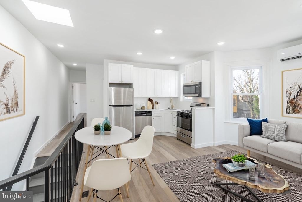 5758 Spruce Street - Photo 4