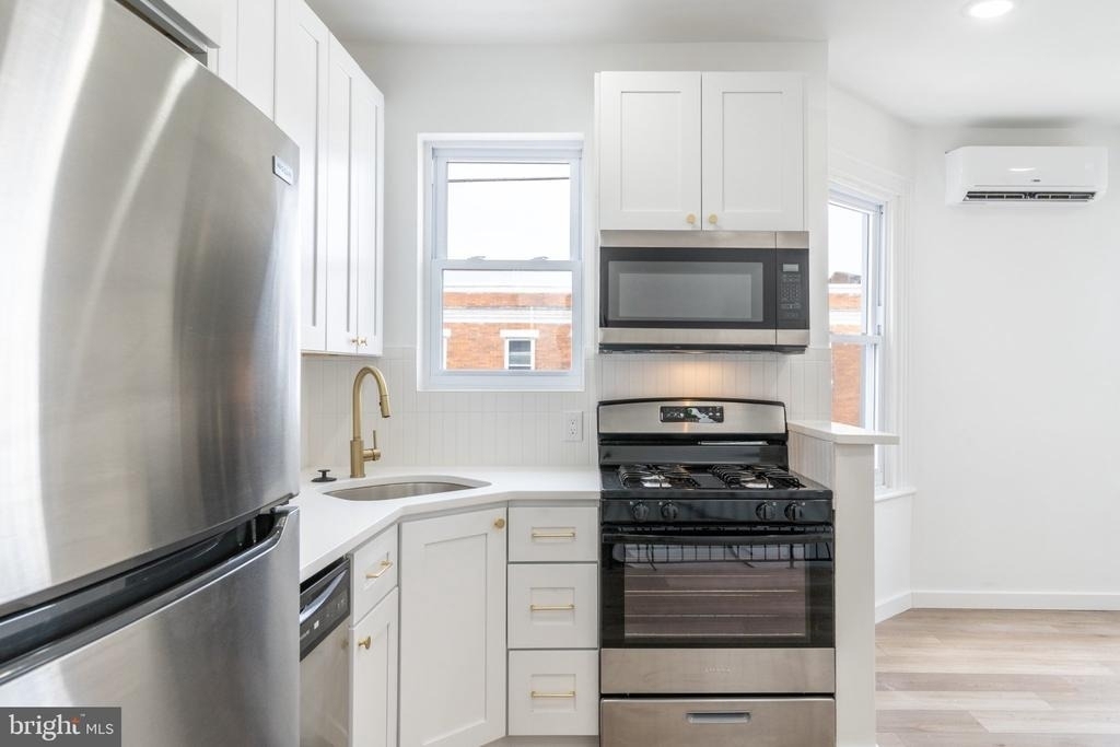 5758 Spruce Street - Photo 9