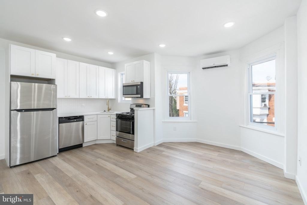 5758 Spruce Street - Photo 6