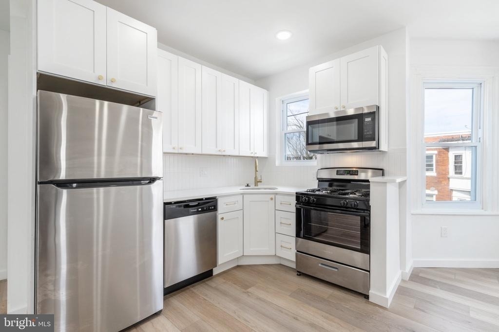 5758 Spruce Street - Photo 7
