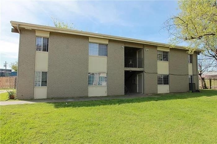7206 Twin Crest Dr - Photo 0