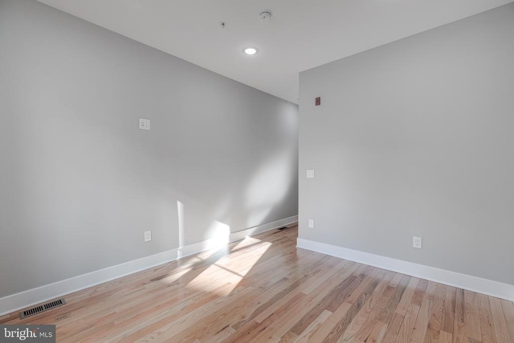 2113 W Master Street - Photo 4