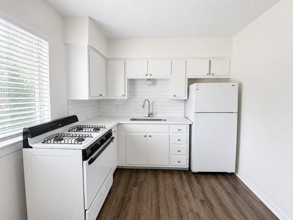 3106 Duval St - Photo 5