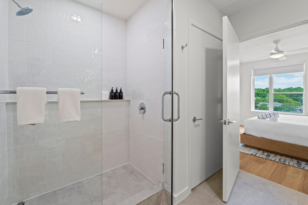 2323 S Lamar Blvd - Photo 9