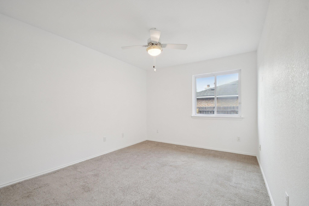 1300 Leah Ln - Photo 21