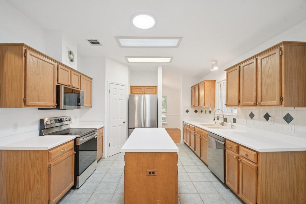 1300 Leah Ln - Photo 13