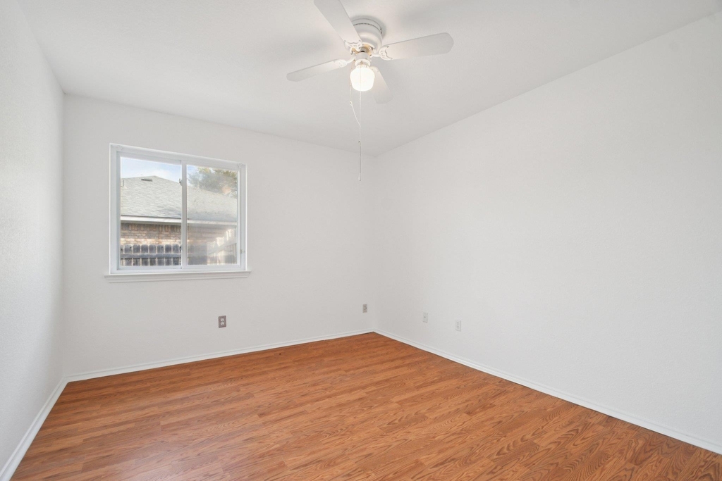 1300 Leah Ln - Photo 23