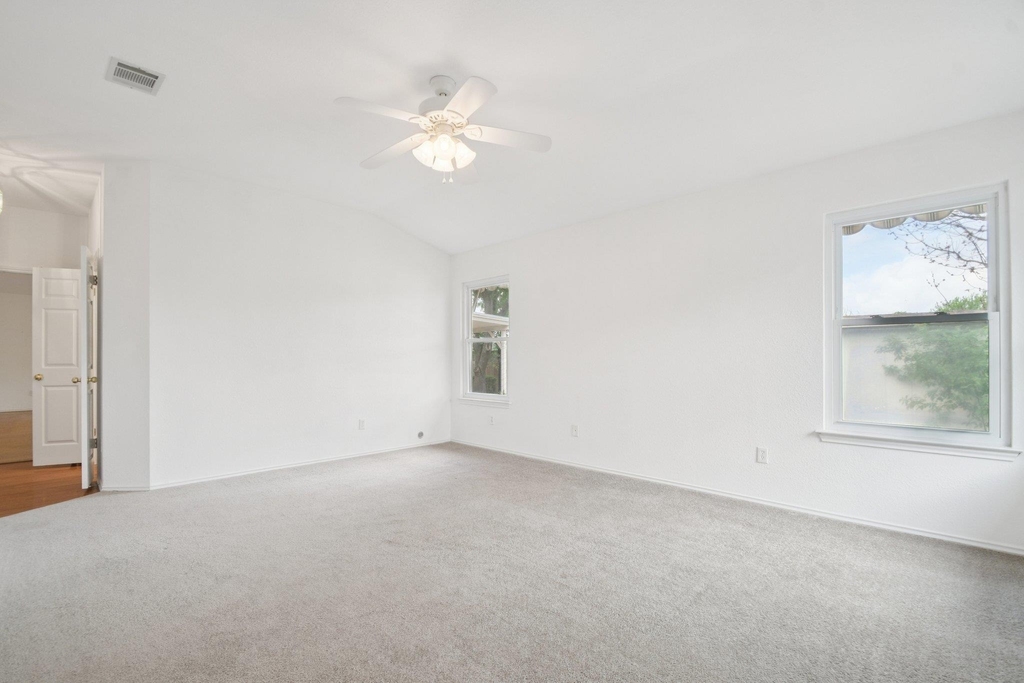1300 Leah Ln - Photo 31