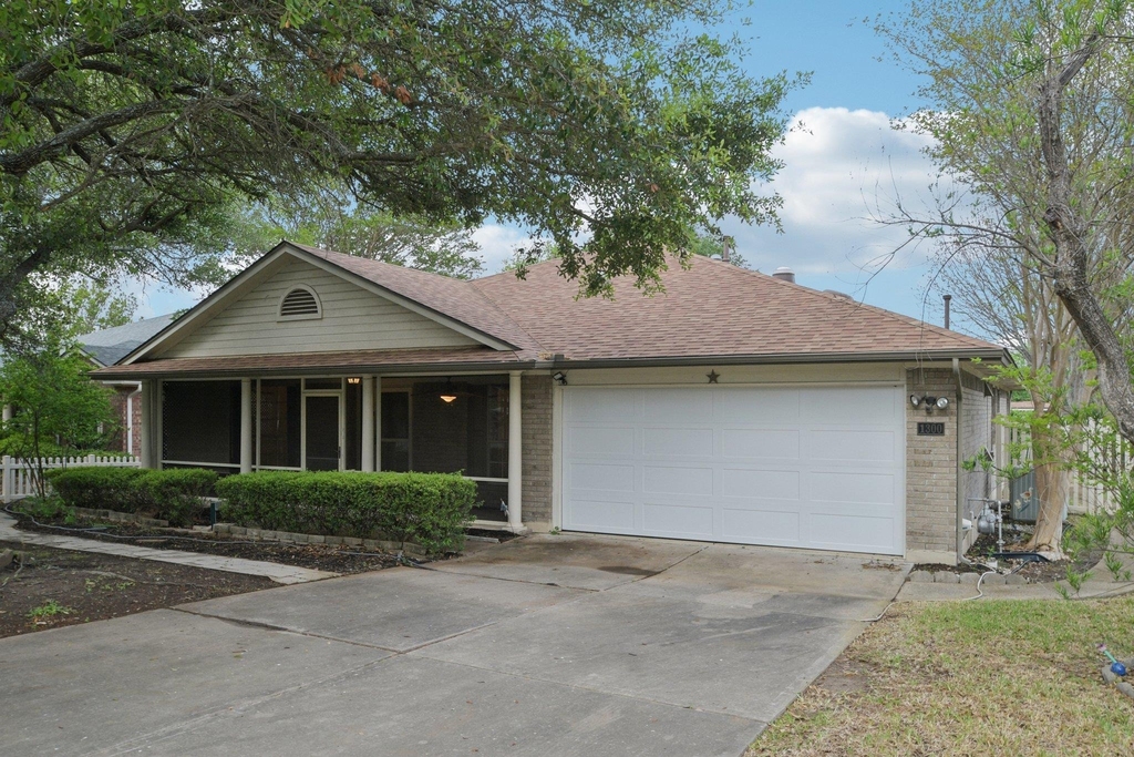 1300 Leah Ln - Photo 1