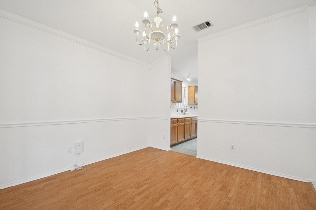 1300 Leah Ln - Photo 11