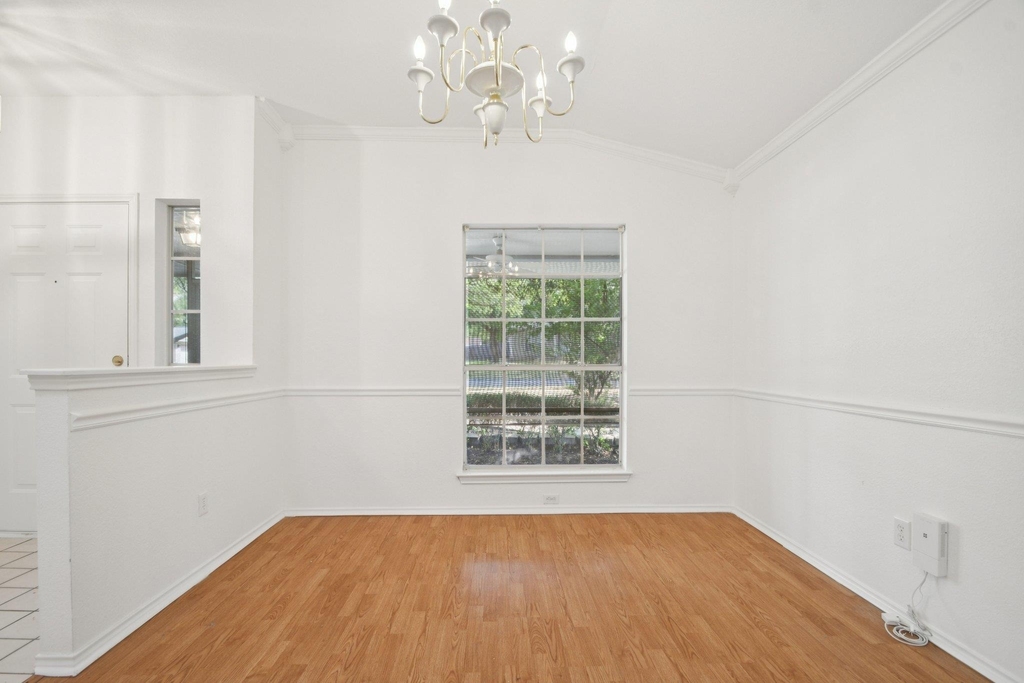 1300 Leah Ln - Photo 10
