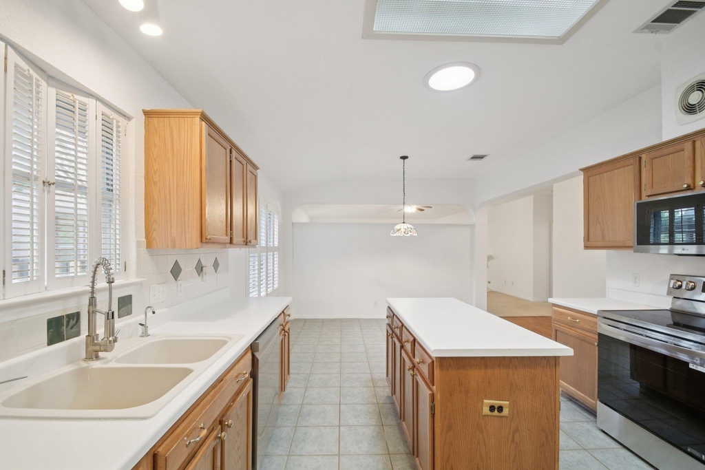 1300 Leah Ln - Photo 12