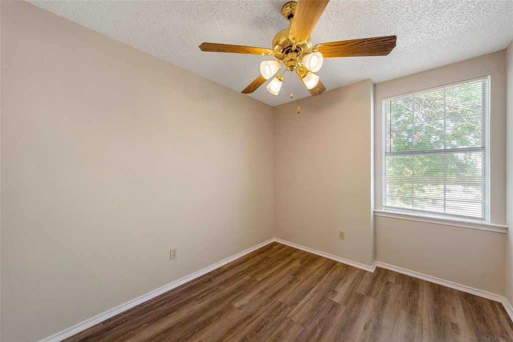 1717 Parkfield Cv - Photo 12