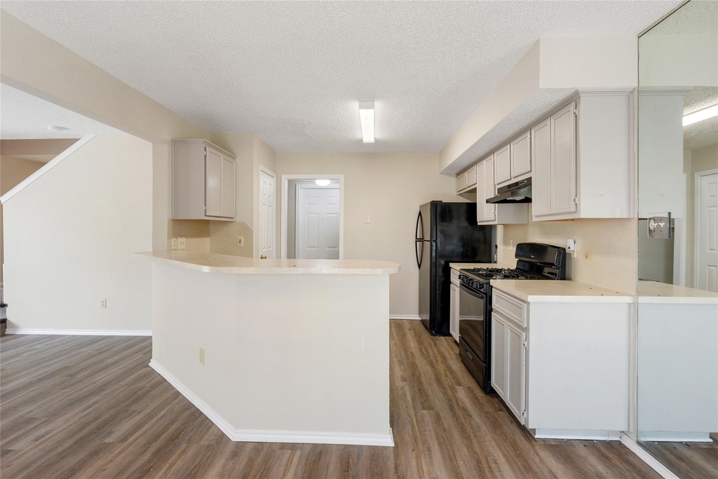 1717 Parkfield Cv - Photo 1