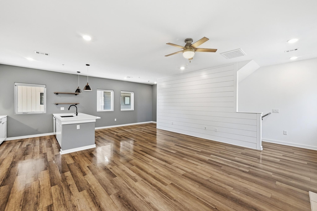 5924 S Congress Ave - Photo 5