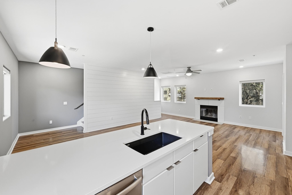 5924 S Congress Ave - Photo 11